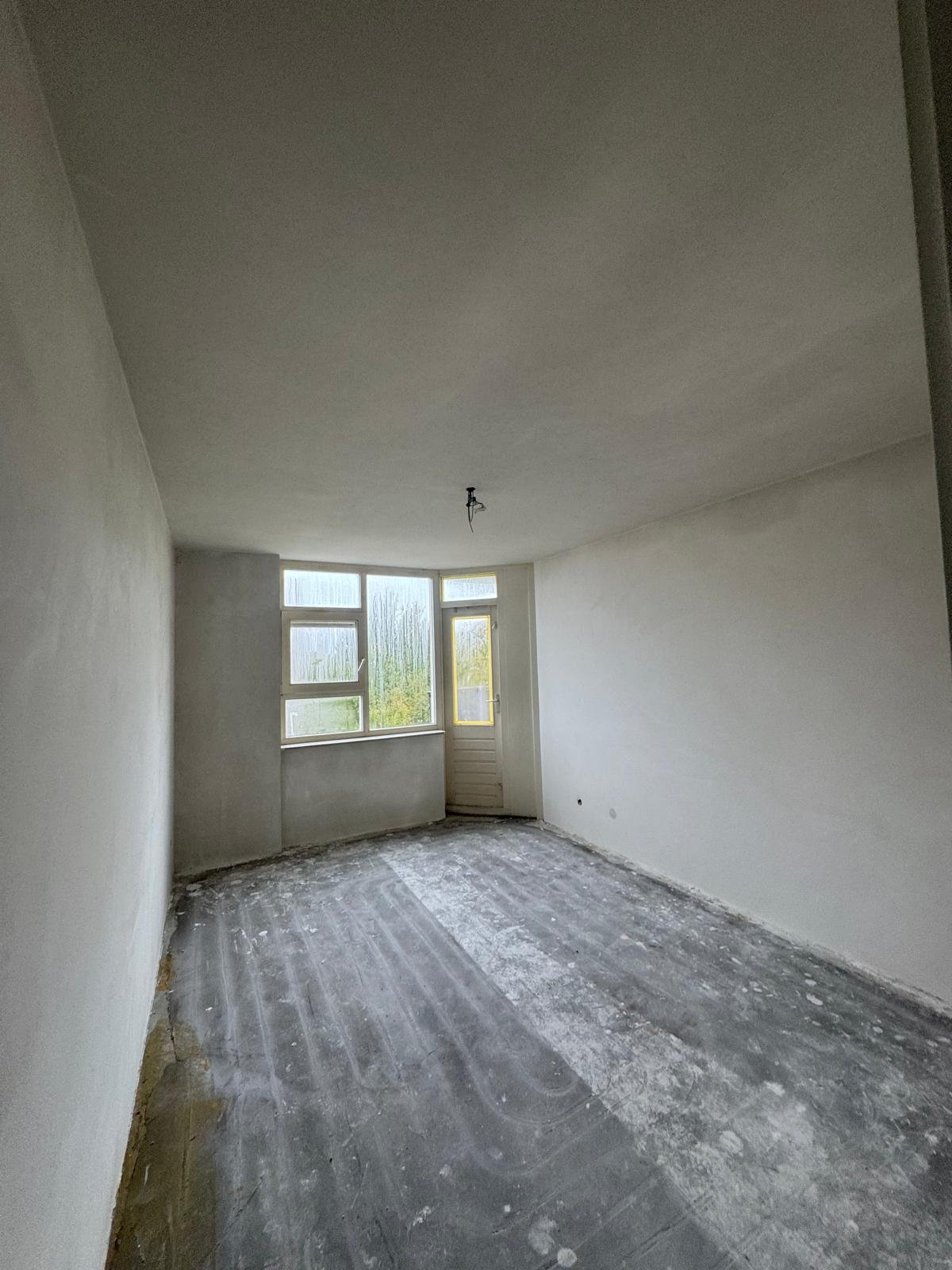 STUCCERS bezig met renovatie en stucwerk
